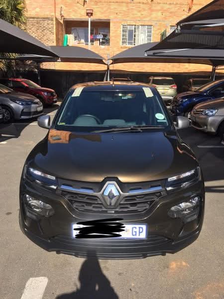 Renault Kwid windscreen replaced at the customer's workplace