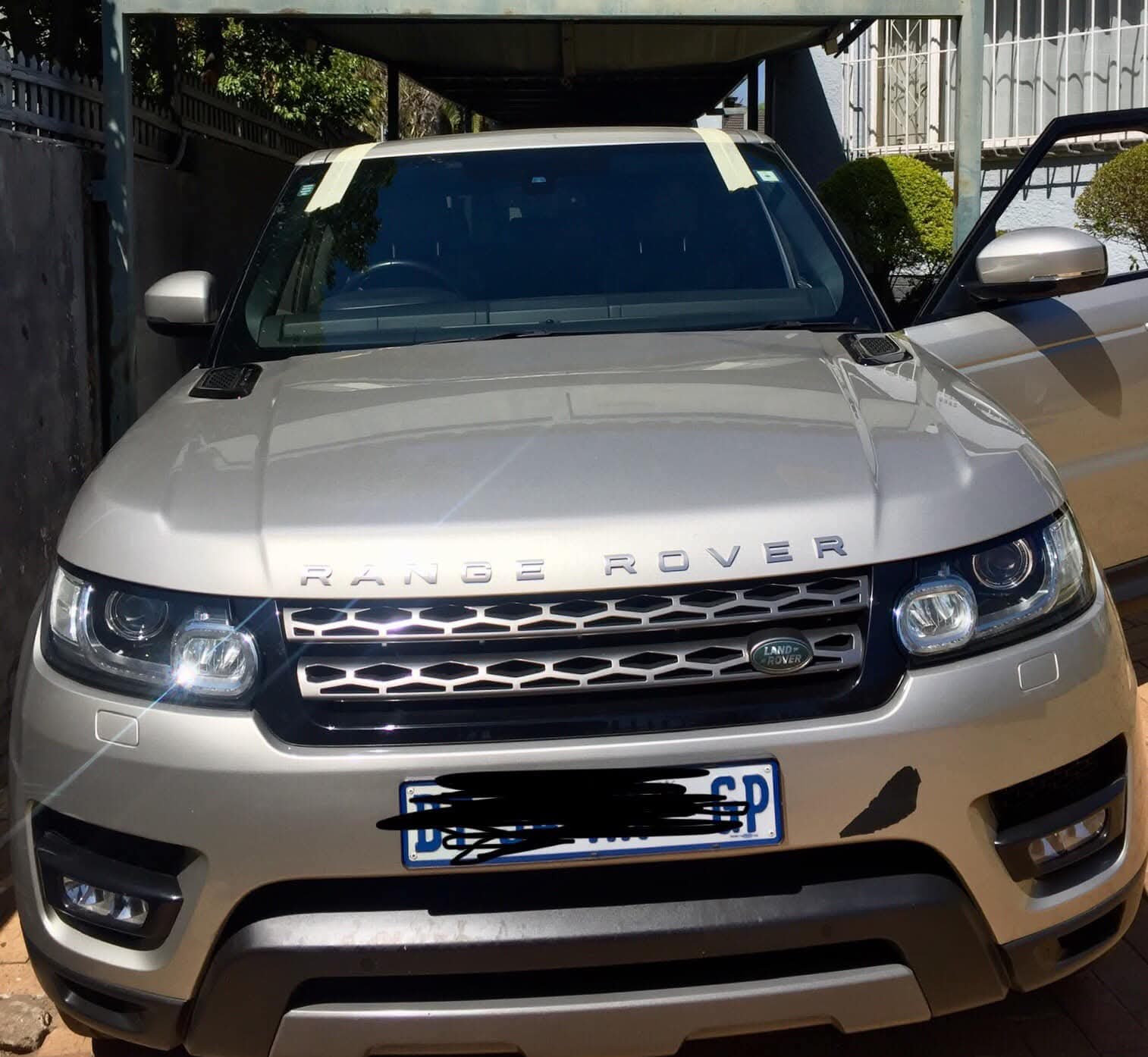 Range Rover Sport front windscreen replacement curing after fitment